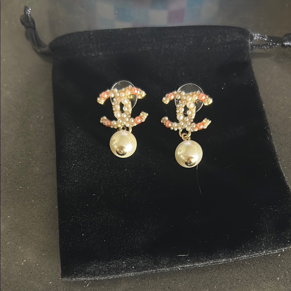 CHANEL CRYSTAL PEARL DROP EARRINGS